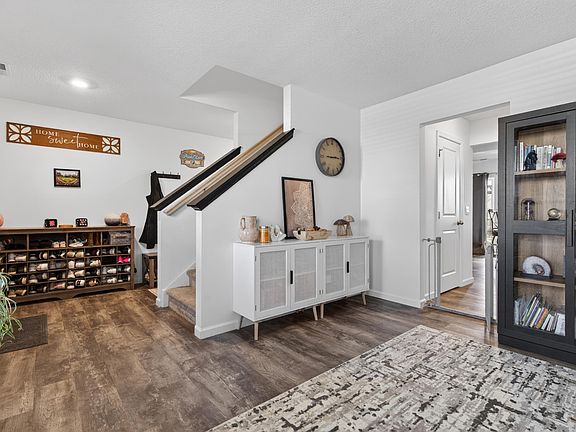 4th image of 10024 Glen Edge Ln