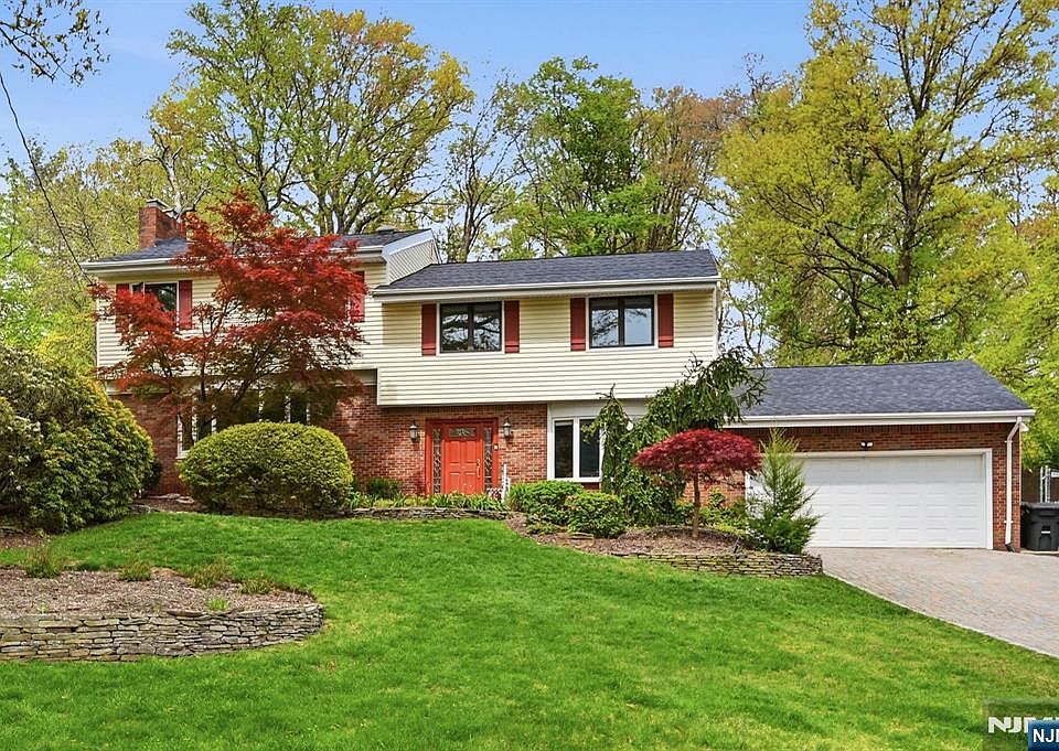 1st image of 46 Wierimus Ln