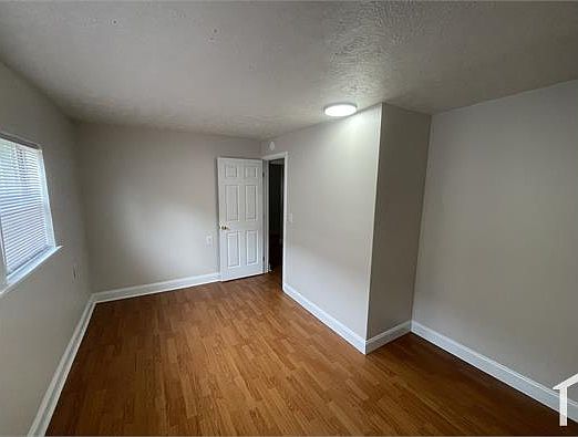 5th image of 235 Rinne St