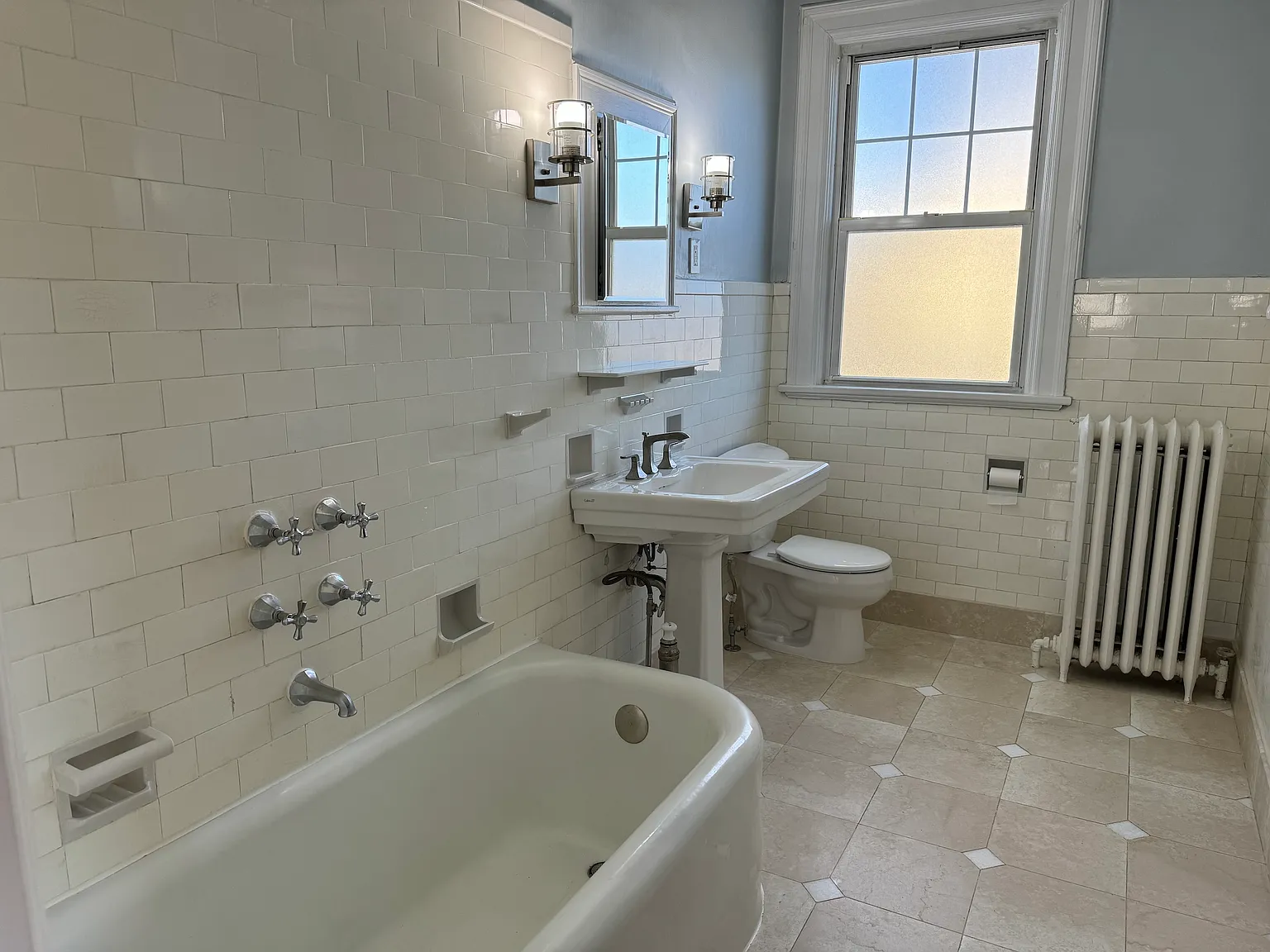 2 bed, 1050 sqft, $3,950 — Photo 4