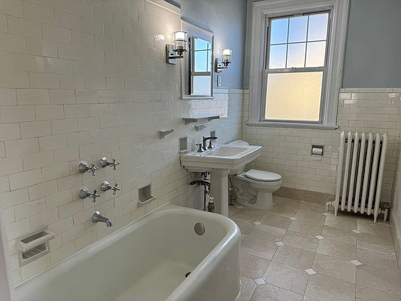 4th image of 330 3rd Ave Unit 2