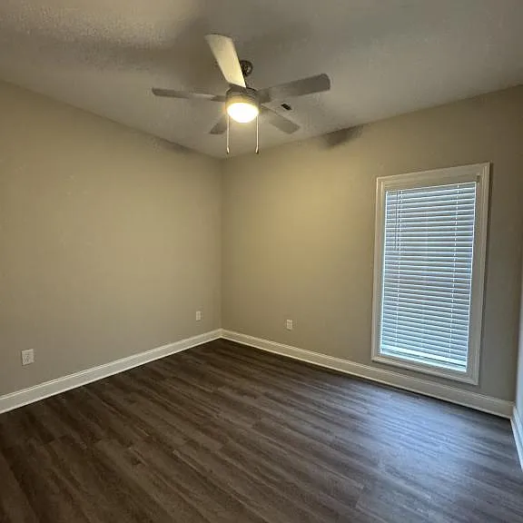 706 Kathleen Dr — Photo 20