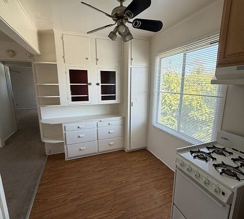 2nd image of 410 E Beach St