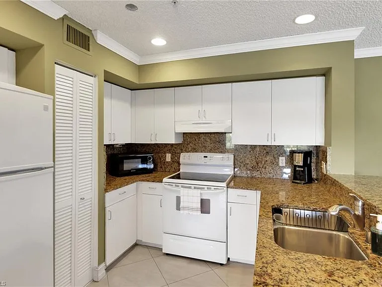 1195 Wildwood Lakes Blvd #202 — Photo 11