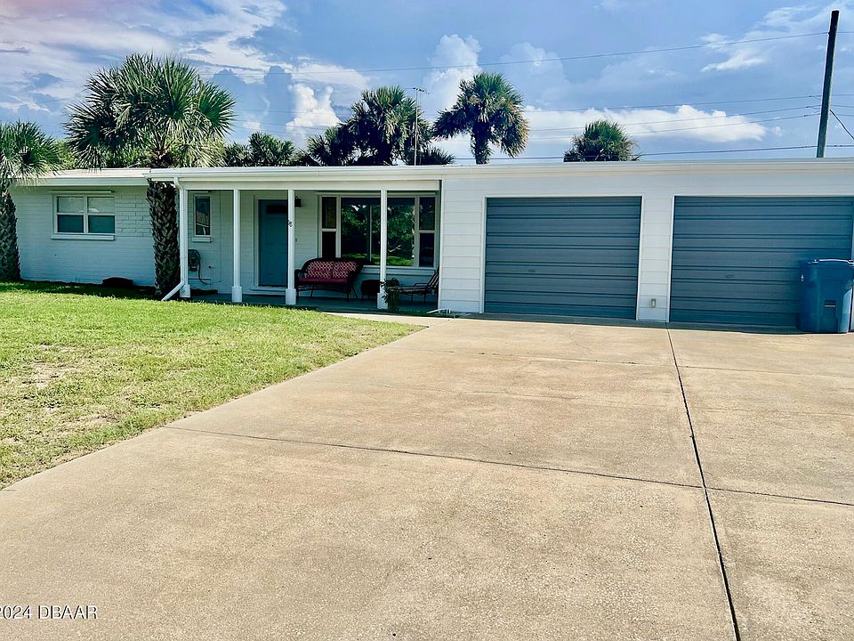 1st image of 18 Raymonde Cir