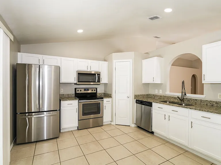 17026 Ongar Ct — Photo 8