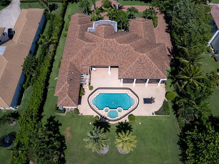8158 Native Dancer Rd E — Photo 33