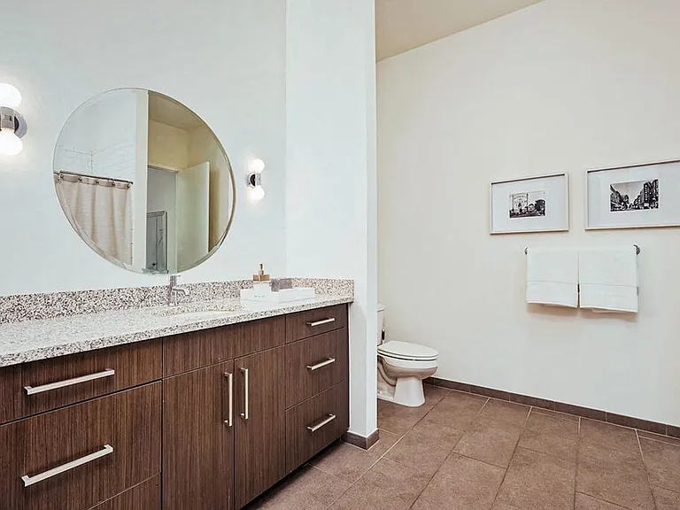 20 Midtown — Photo 18
