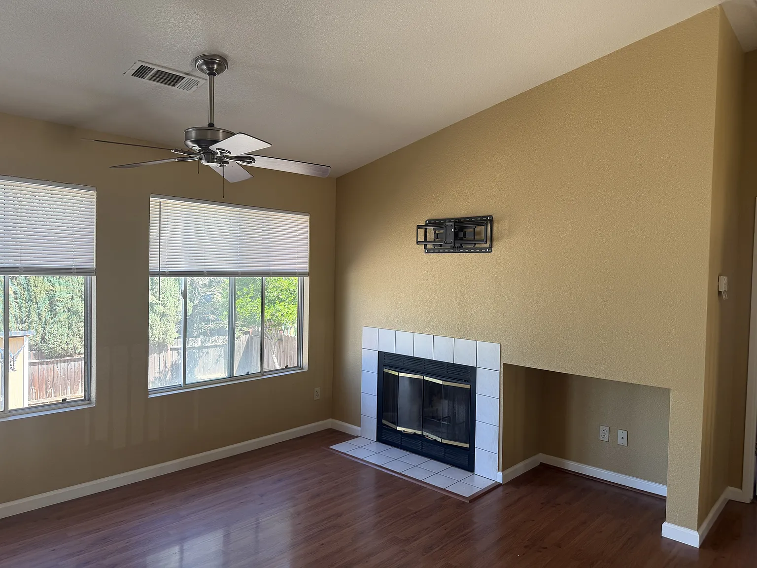 556 Moray Way - 1 — Photo 2