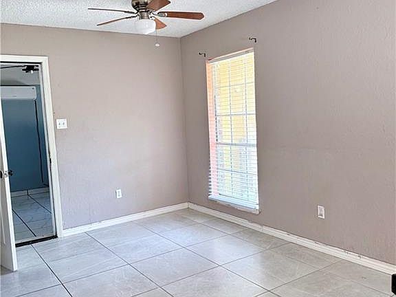 3rd image of 1003 Alta Vista Dr