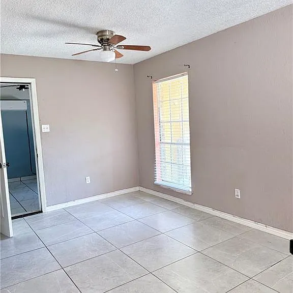 1003 Alta Vista Dr — Photo 3