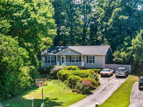 26 Tesh St, Thomasville, NC 27360