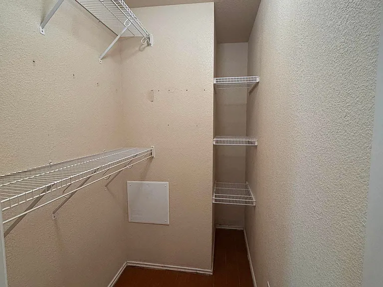 502 Creston St — Photo 15