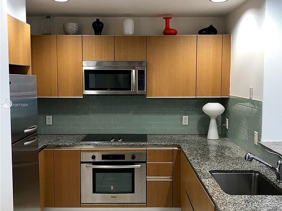 4th image of 1050 E Brickell Ave #3206