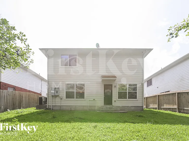2911 Cypress Island Dr — Photo 14