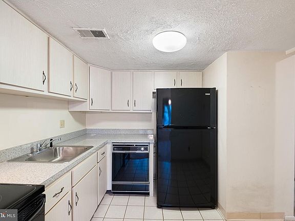 5th image of 3103 Ruby Dr