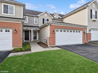 622 Grand Canyon Cir, Crystal Lake, IL 60014