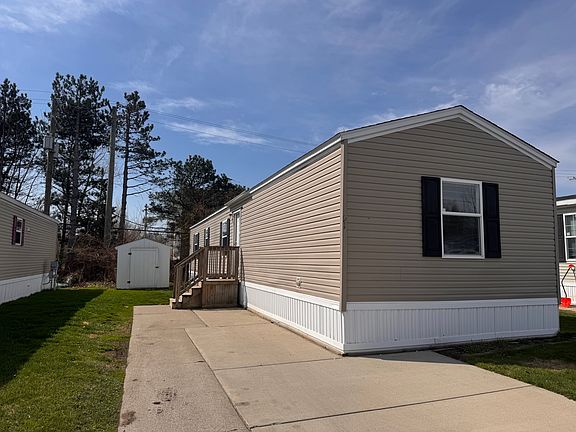2nd image of 91 Suzanne Blvd #91