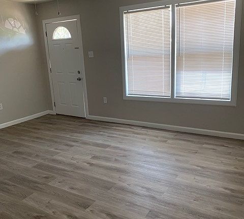 3rd image of 2720 N Hancock Ave