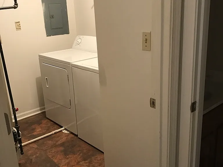 3703 Hermitage Rd — Photo 11