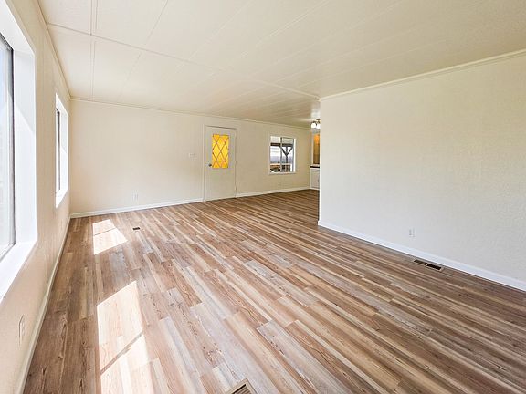 5th image of 3420 Kings Valley Rd