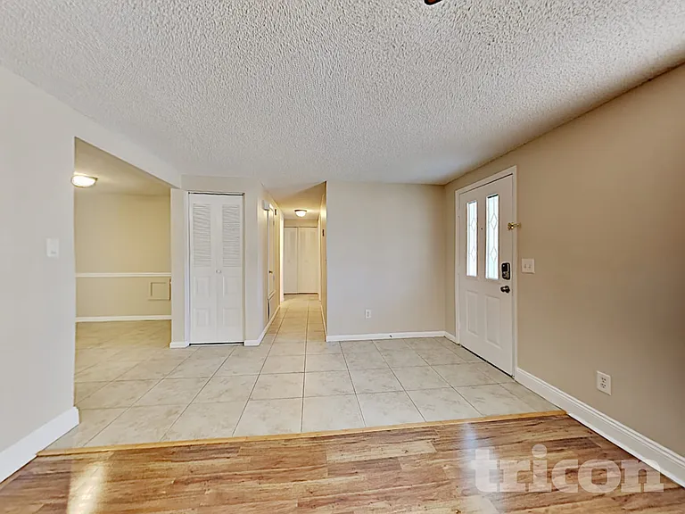 2308 Selkirk St — Photo 20