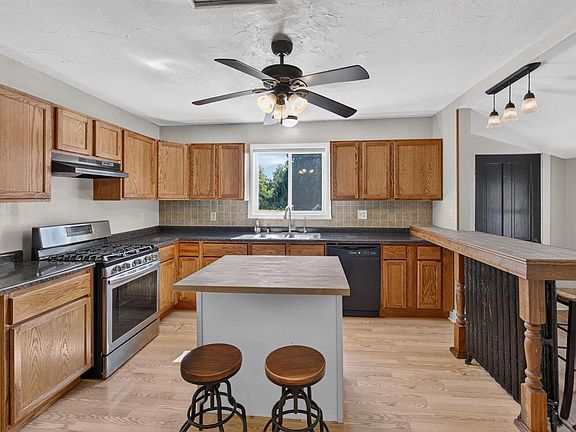 2nd image of 305 N Milwaukee STREET