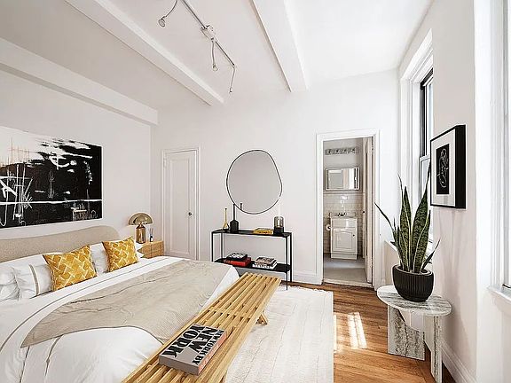 4th image of 325 W 45th St APT 108