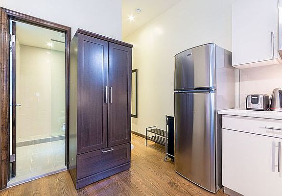 3rd image of 35 E 7th St APT 1R
