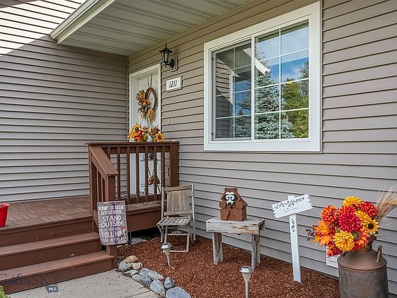 4th image of 1211 Homesteaders Way