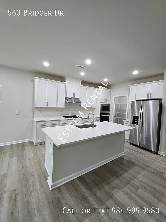 5 bed, 2937 sqft, $2,595 — Photo 3