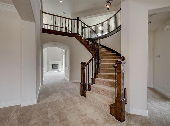 2nd image of 3532 Hutch Dr