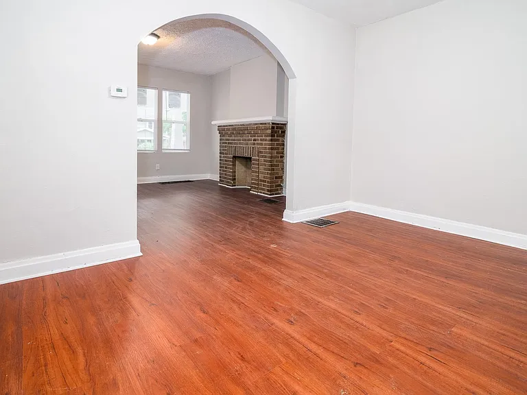 1159 Linwood Ave — Photo 20