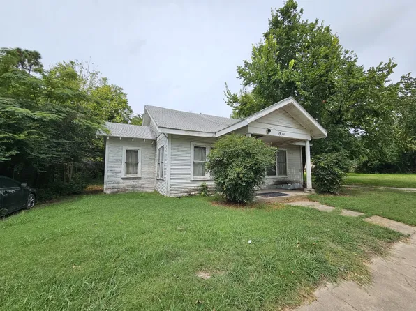 1715 Park St, Commerce, TX 75428