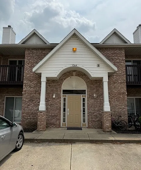 1074 Cumberland Ave — Photo 1