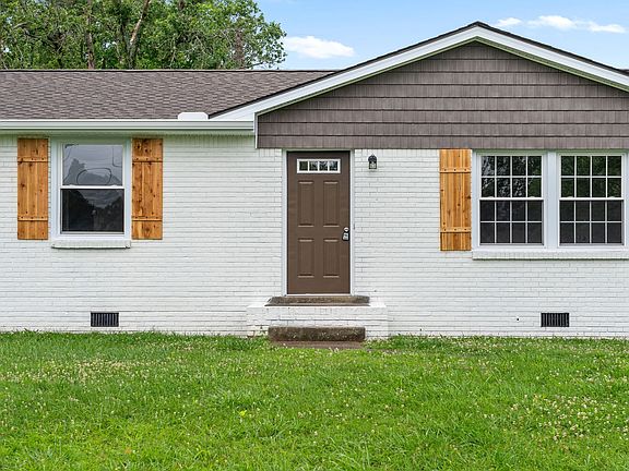 4th image of 2237 Robin Dr