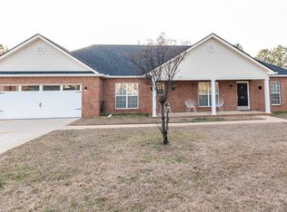 271 Ellicott Dr, Warner Robins, GA 31088