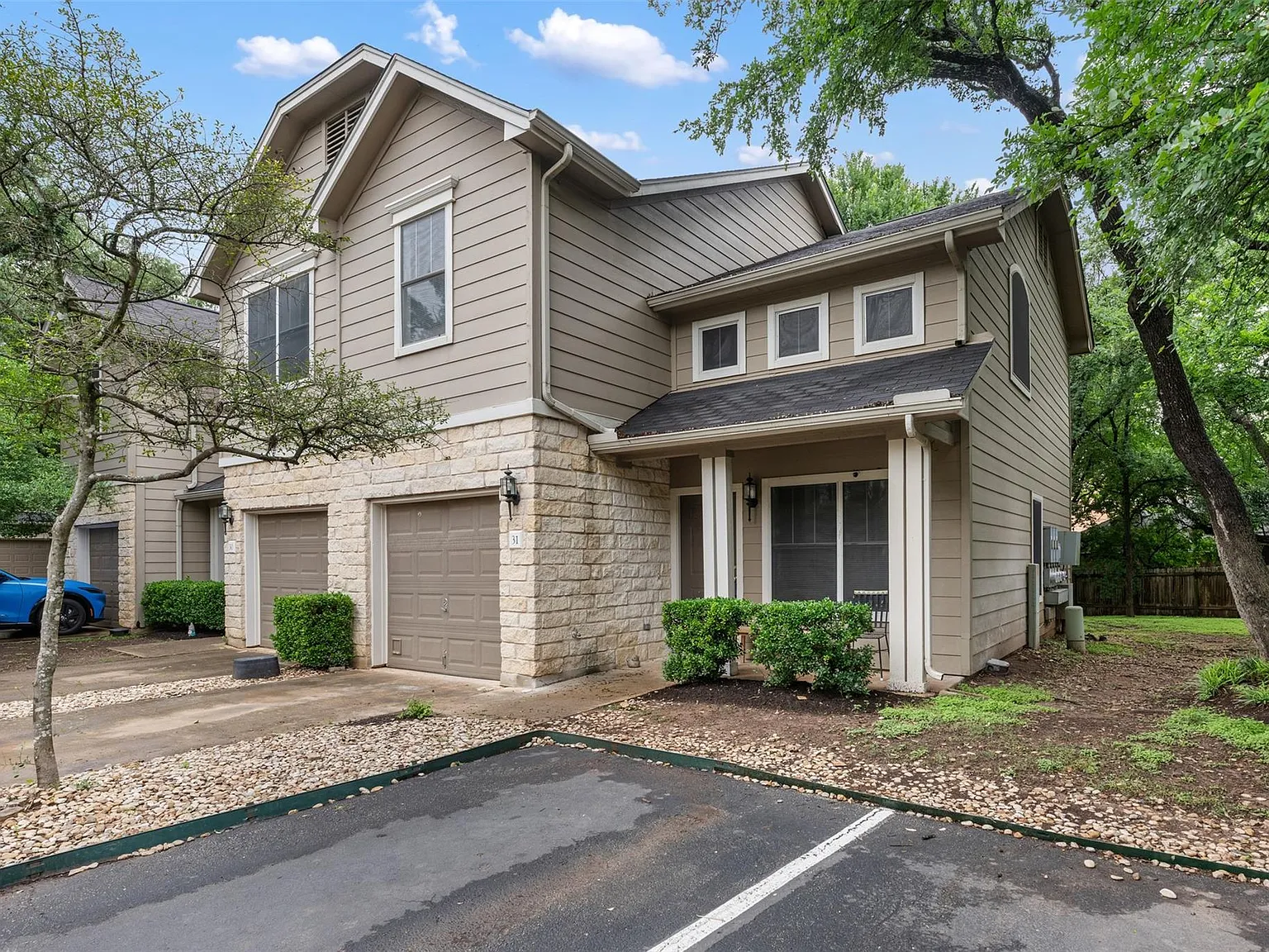 2 bed, 2.5 bath, 1119 sqft, $1,995 — Photo 3