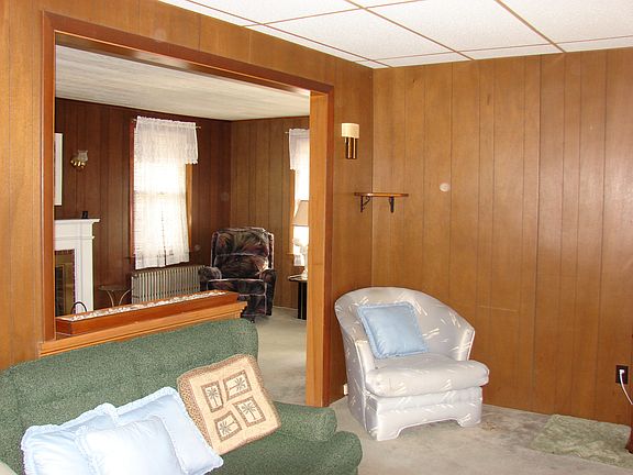 Family Room inti Living Room