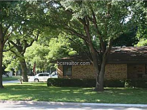 2nd image of 200-202 6th E Street