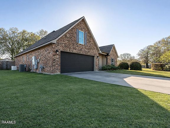 3rd image of 409 Victoria Lights Ln