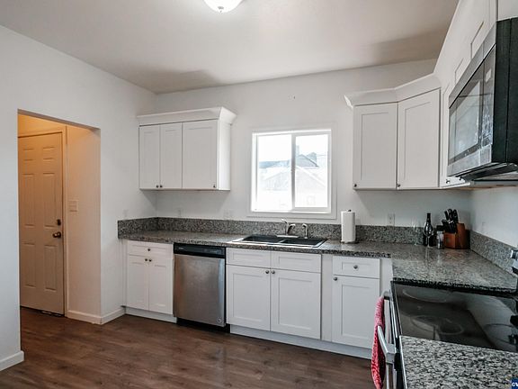 5th image of 1105 Queen Ave SW