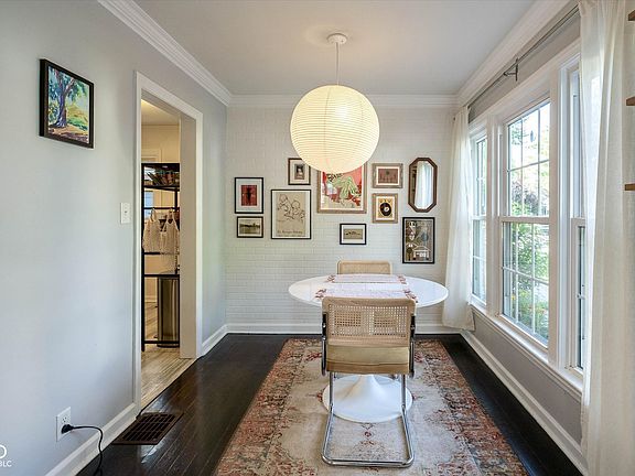 5th image of 5308 Rosslyn Ave