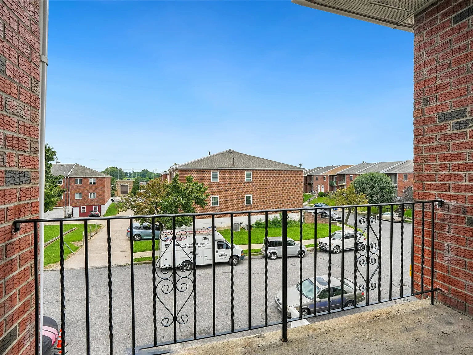 2 bed, 1000 sqft, $1,750 — Photo 4