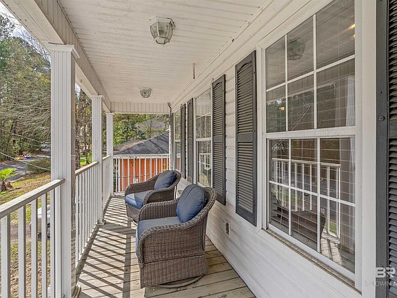 4th image of 162 Greenwood Dr