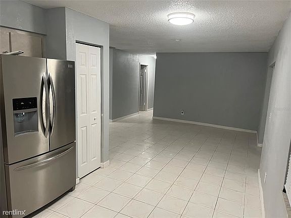 5th image of 2618 Santana Ave
