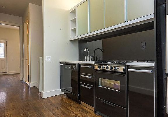 5th image of 179 Maujer St #1B
