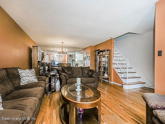4th image of 273 Hillman Ave