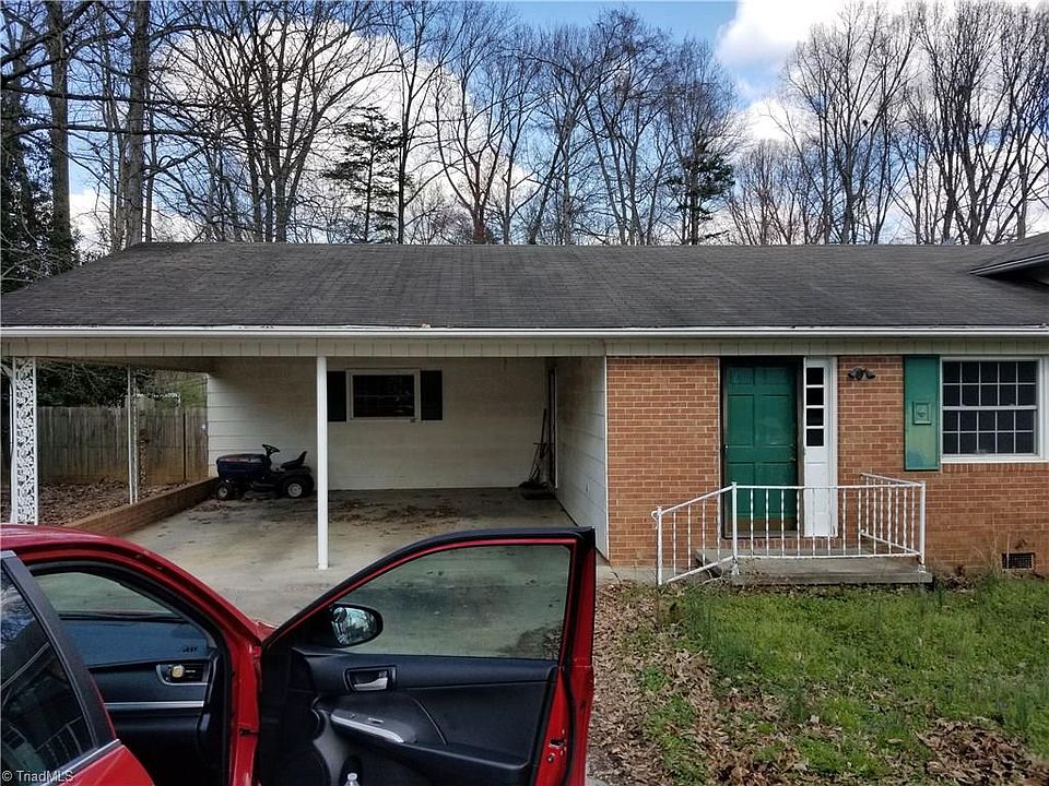 2nd image of 1923 Cedar Rd