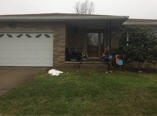 6828 Day Dr, Parma, OH 44129